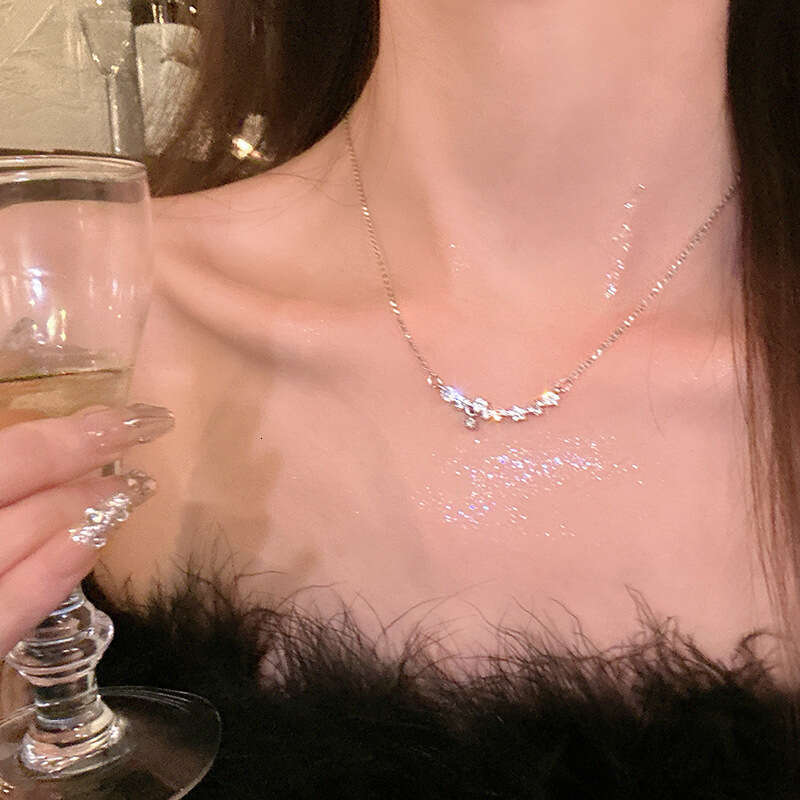 for Women Ins Collarbone Chain Choker Butterfly Necklace Light Luxury Niche High-end Design Student Best Friend Versatile