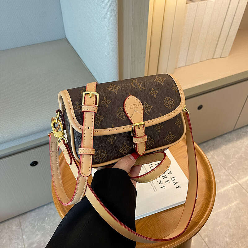 High-end Women's 2026 New Style Elegant Fashion Old Flower Small Square Versatile Shoulder Crossbody Bag