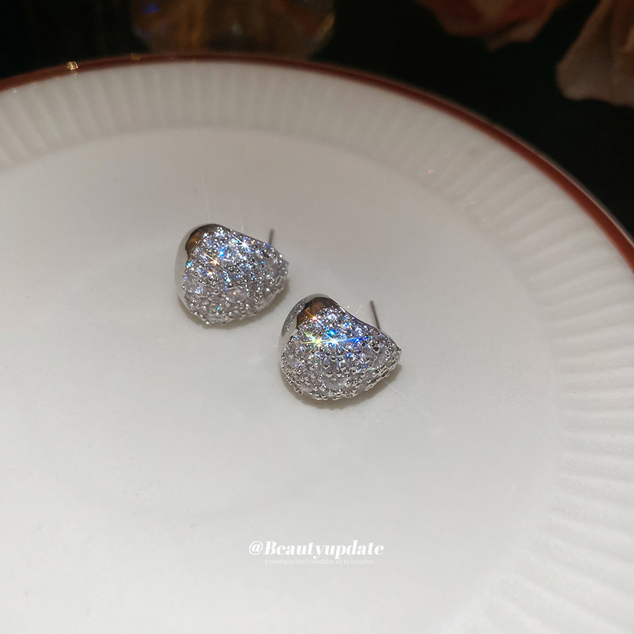 Silver needle zircon water drop bead earrings for women, niche, exquisite, fashionable design, light luxury, high-end feel, earrings