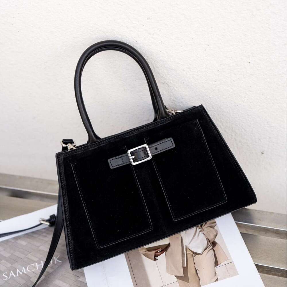 Luxury shoulder bag, handbag Hobo hot item, 2025 early autumn new item, high-end feel, Maillard handbag, simple and versatile commuting crossbody bag 