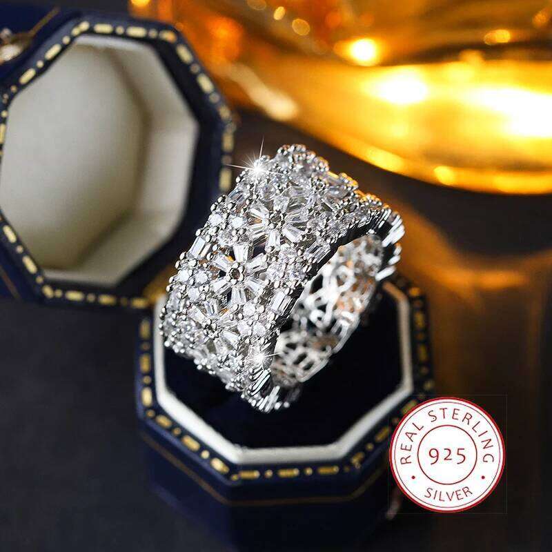Luxury Floral Openwork Ring for Women, Flower Design, Sparkling Statement Jewelry, Elegant Bridal Gift,