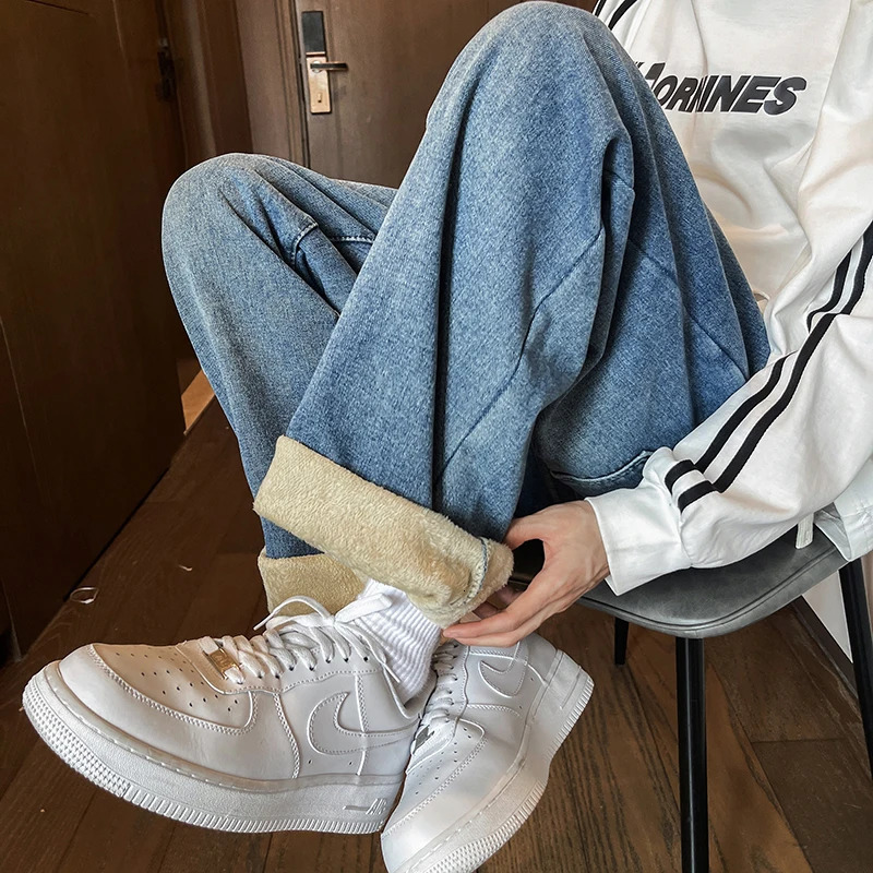 Winter Fleece Men Straight Jeans Thick Velvet Fashion Loose Casual Wideleg Trousers Plush Vintage Solid Color Denim Pants 251226