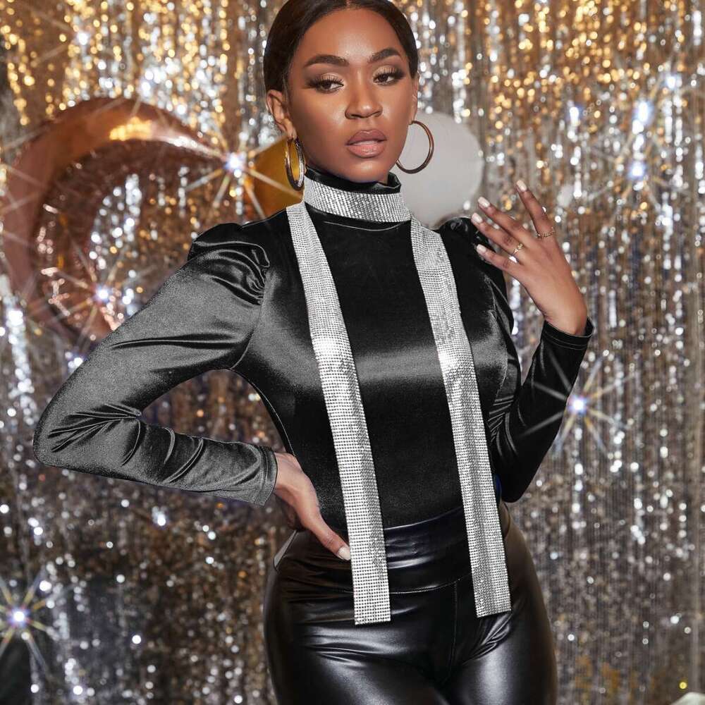2026 Hot-Selling Fashion Nightclub Trendy Metal Sequin Necklace for Women Versatile Personality Neck Scarf Accessory