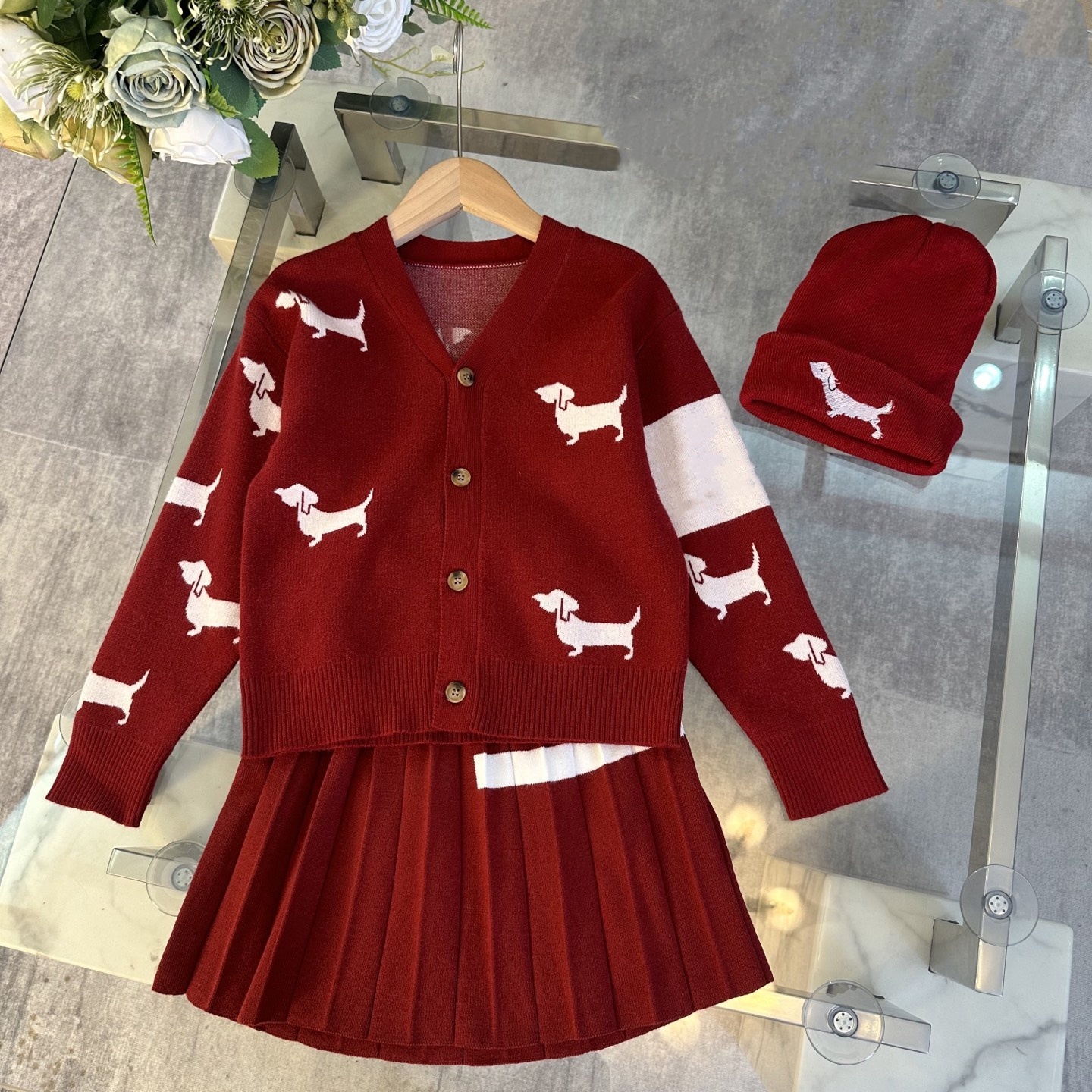 Kids Clothes Sets Designer Sweaters Skirts Suits Letter Toddlers Girls Clothing Dog Knitwear Children Youth Cardigans Red Navy Beige