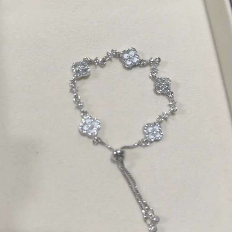 Fashionable Women's Accessories Bracelet For Women Diamond-Studded Shiny Imitation Natural Pink Shell Hollow Lucky Four-Leaf Clover Pull