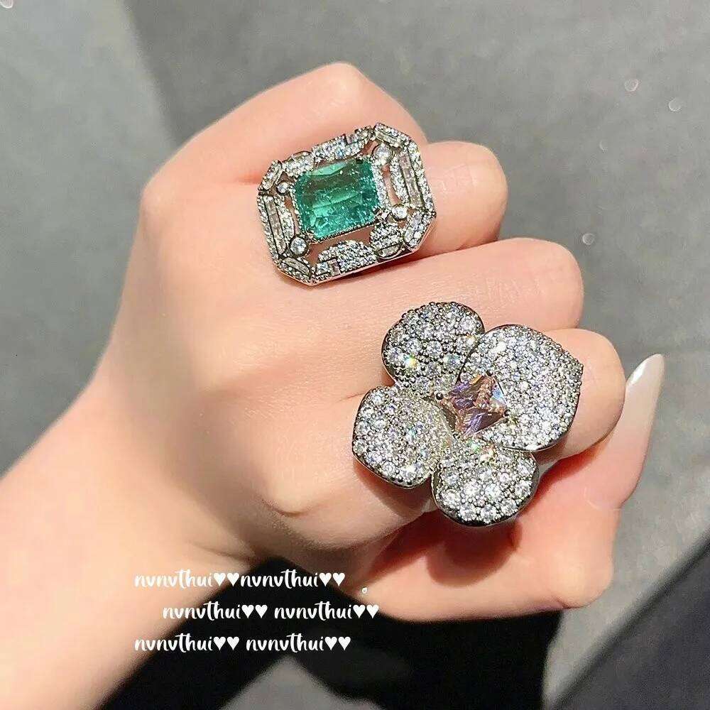 Exquisite 925 Silver Emerald Fashion Flower Zircon Style Square Green Diamond Opening Ring To Attend The Banquet