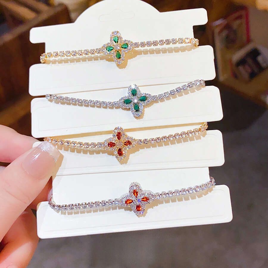 Floral Pattern Bracelet Bracelet Designer Diamond Shaped White Stone Bracelet Shimmering Luxury Women's Bracelet