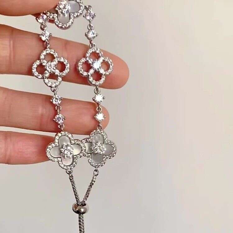 Fashionable Women's Accessories Bracelet For Women Diamond-Studded Shiny Imitation Natural Pink Shell Hollow Lucky Four-Leaf Clover Pull