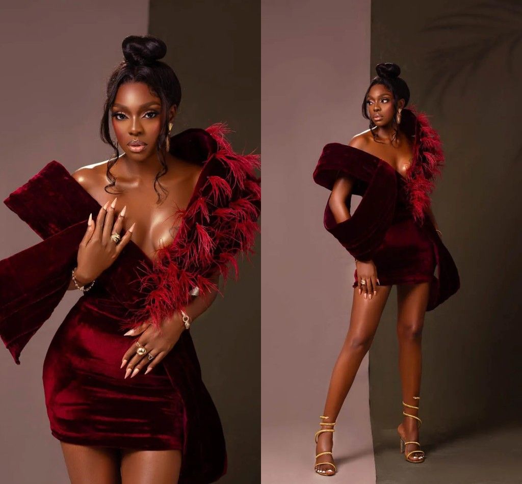 Burgundy Velvet Aso Ebi Cocktail Party Dresses Designer Off Shoulder Sexy V Neck Short Sheath Formal Occasion Evening Gowns Mini Style Night Club Wear