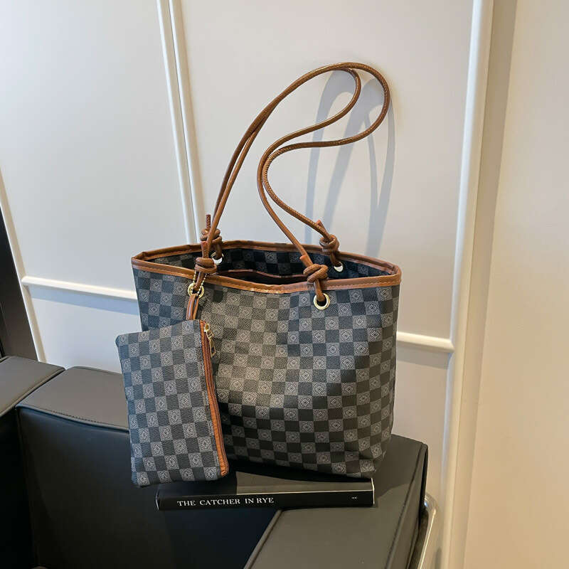 Large Capacity High-End Checkerboard Underarm 2025 New Versatile Fashion Commuter Women's Shoulder Bag Handbag