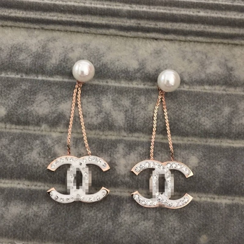 Rose Gold Color Women Fashion Designer Earrings White Pearl Full Mud Drill Pendant Fashion Earrings Luxury Letter Engagement Earrings For Lady Girls