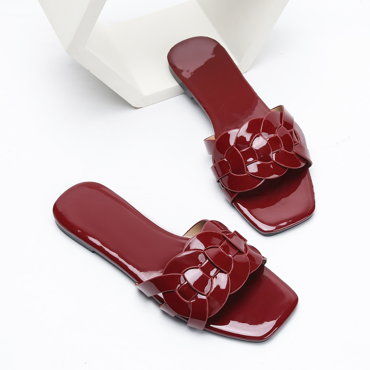 Cross-border new style summer outerwear fashionable woven pointed-toe rubber-soled anti-slip open-toe flip-flops Free shipping