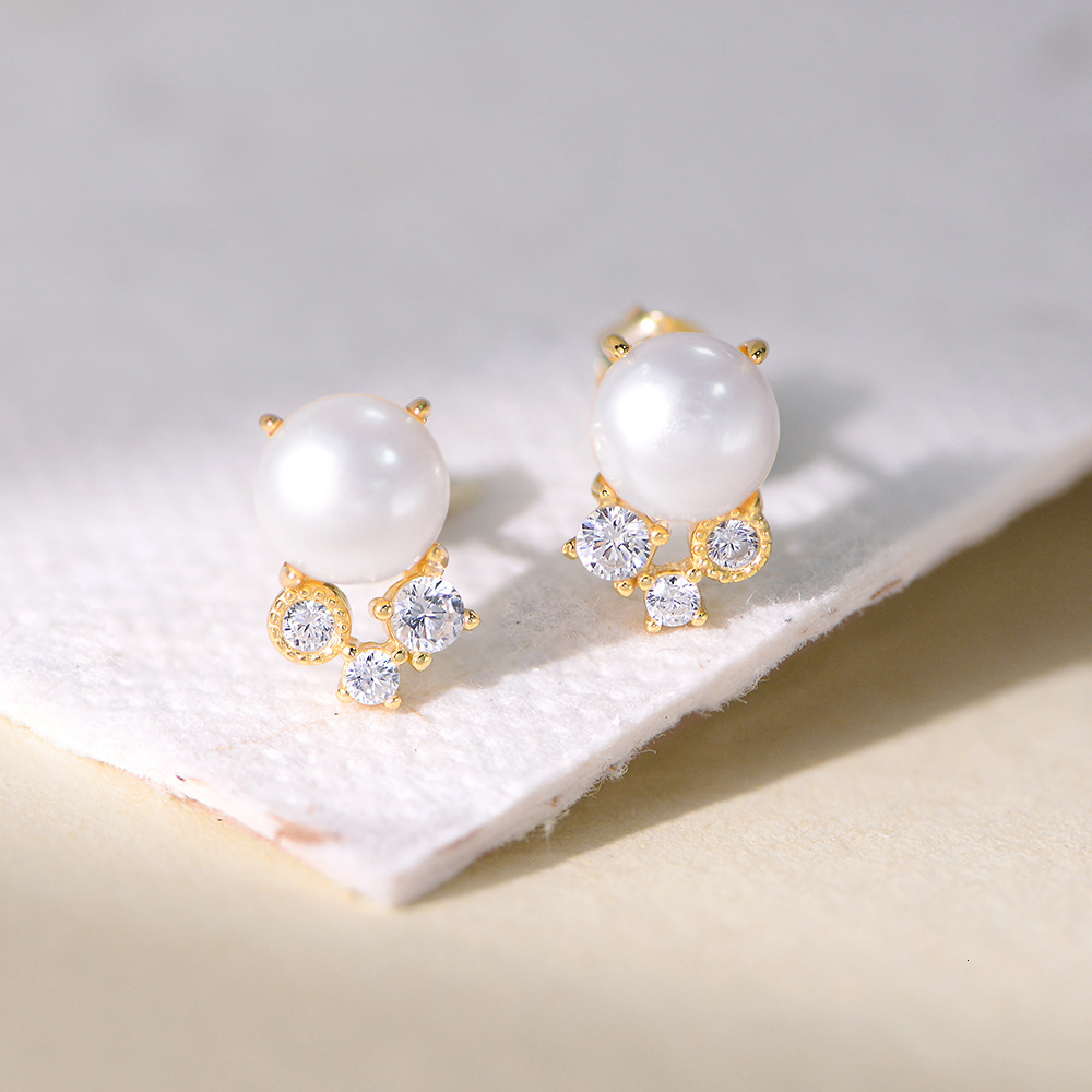 S925 Sterling Silver Natural Freshwater Pearl for Women, European and American Retro Light Luxury Style, Versatile Simple Zircon Earrings