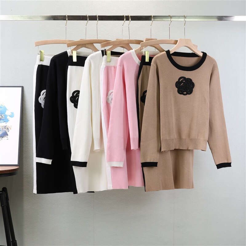 Camellia Knitted Two-Piece Set for Women Round Neck Top Color-Block Bodycon Skirt Spring and Autumn Fashionable Outfit Free Shipping