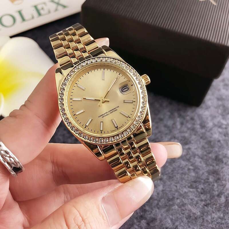 Designer gold-plated alloy bracelet with calendar quartz smartwatch