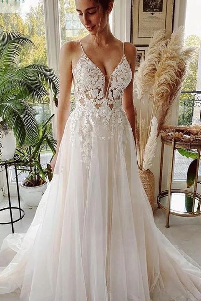 Exquisite Lace Appliqued A Line Wedding Dresses For Women Spaghetti Straps Bohemian Bridal Gowns Plus Size Sweep Train Tulle Skirt Romantic Vestidos De Novia LG0342