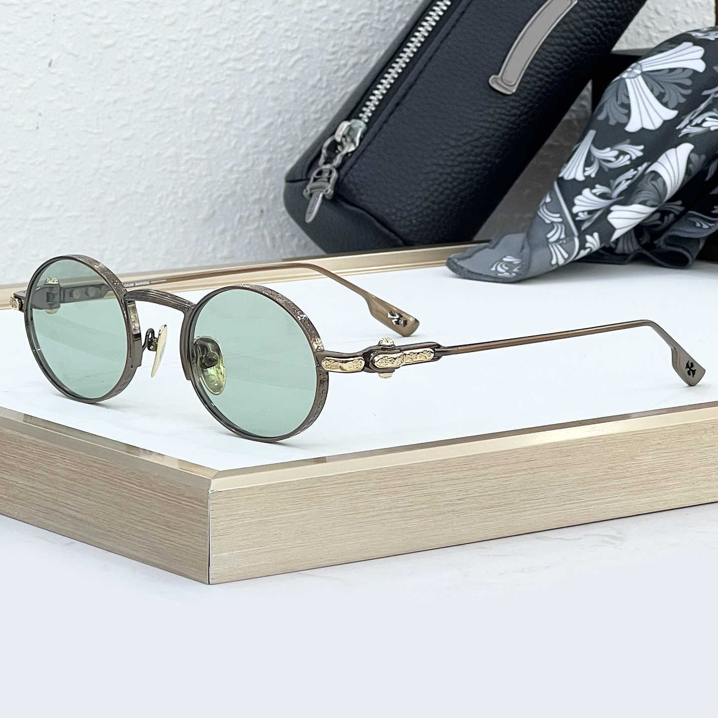 Luxury Brand Classic Fashion Retro HONEYDIPPED New Crowe Family Round Frame Mens Sunglasses Fashion Titanium Alloy Trendy Womens