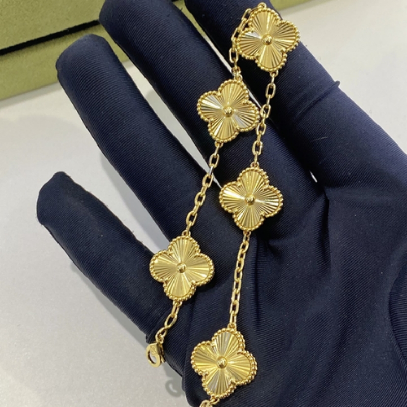 Classic Fashion Ladies' Bracelet 18K Gold Agate Shell Jewellery Ladies' and Young Ladies' Style Wedding and Mother's Day Bracelet