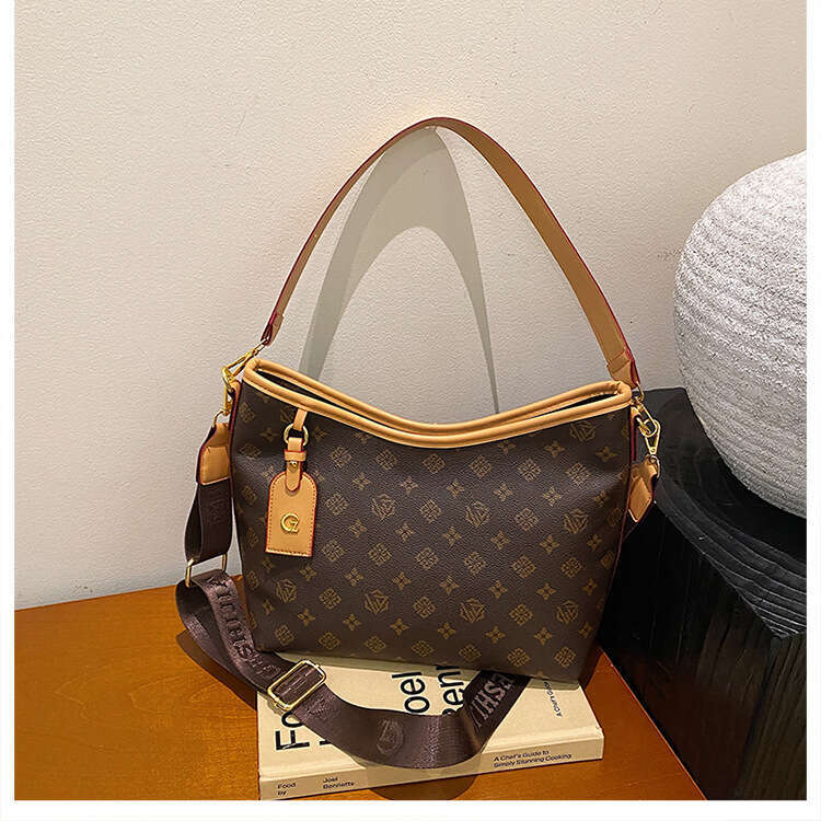 Vintage European and American Floral Print Trendy Single Shoulder 2025 New High-end Casual Commuter Tote Crossbody Women's Bag
