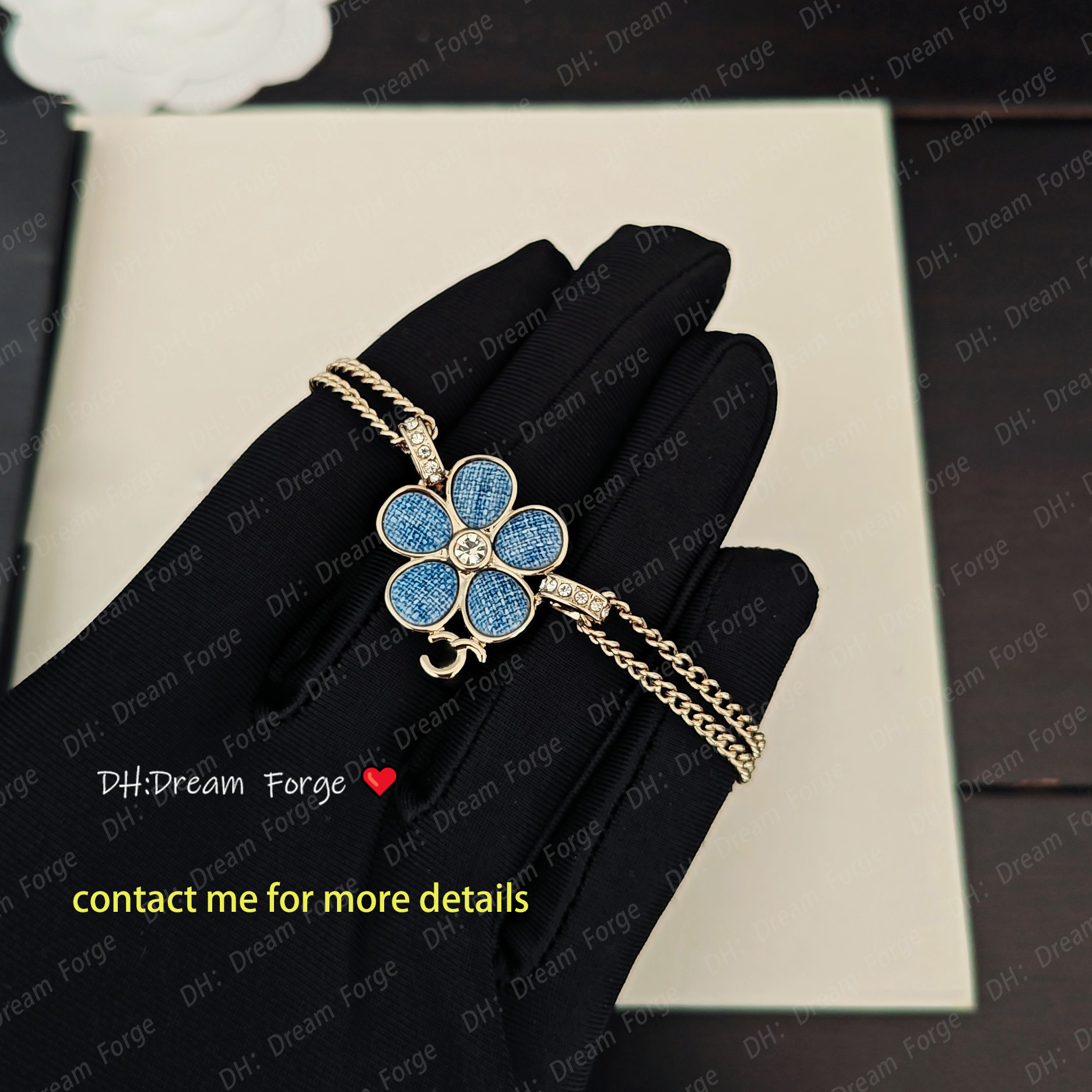 2026 New bracelet for Women designer Original Jewelry Gold Titanium Steel Bracelet Zircon Couple Bracelet Light Luxury Bracelet