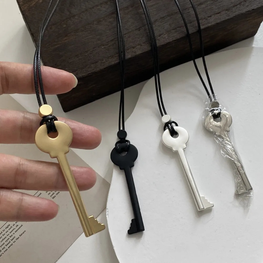 Metal Key Shaped Pendant Necklace for Women Girls Simple Long Wax Rope Sweater Chain Fashion Accessory Gifts 2026 251230