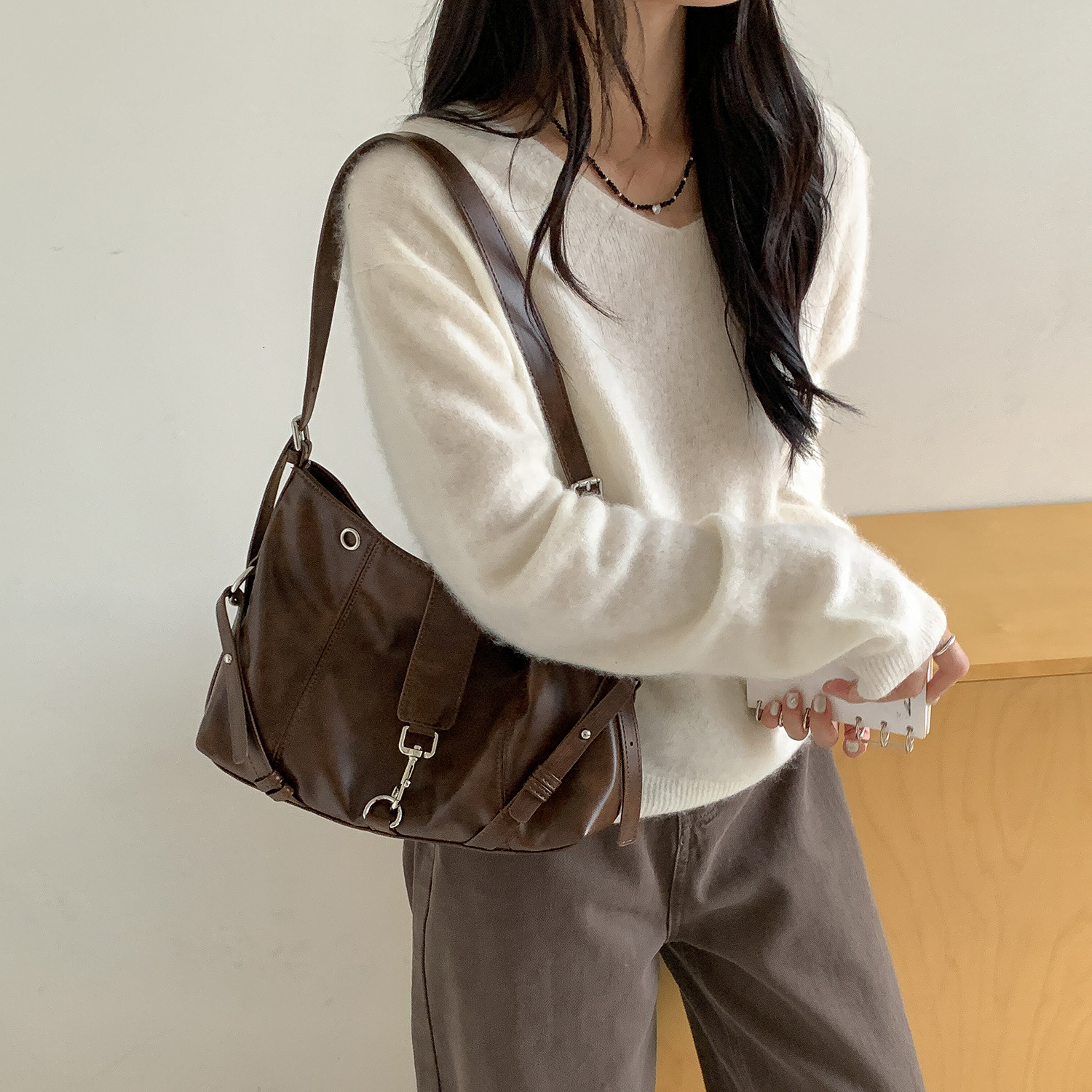 New high end women s soft leather fashion handbag new large capacity commuter motorcycle style shoulder bag crossbody bag luxury handbag