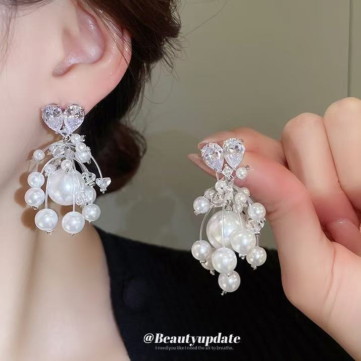 Silver needle zircon heart-shaped fringed pearl earrings, ultra-fairy-like temperament, women's niche fashion earrings, light luxury and high-end feeling
