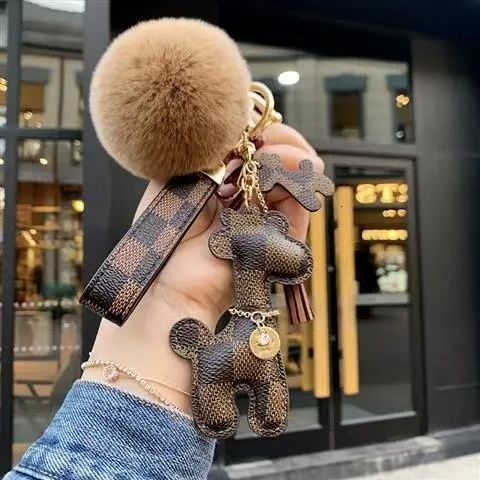 Luxurys designer Fashion style High-end Internet Celebrity Creative Car for Women, Leather Bear Keychain Pendant, Couple Backpack Decoration 111