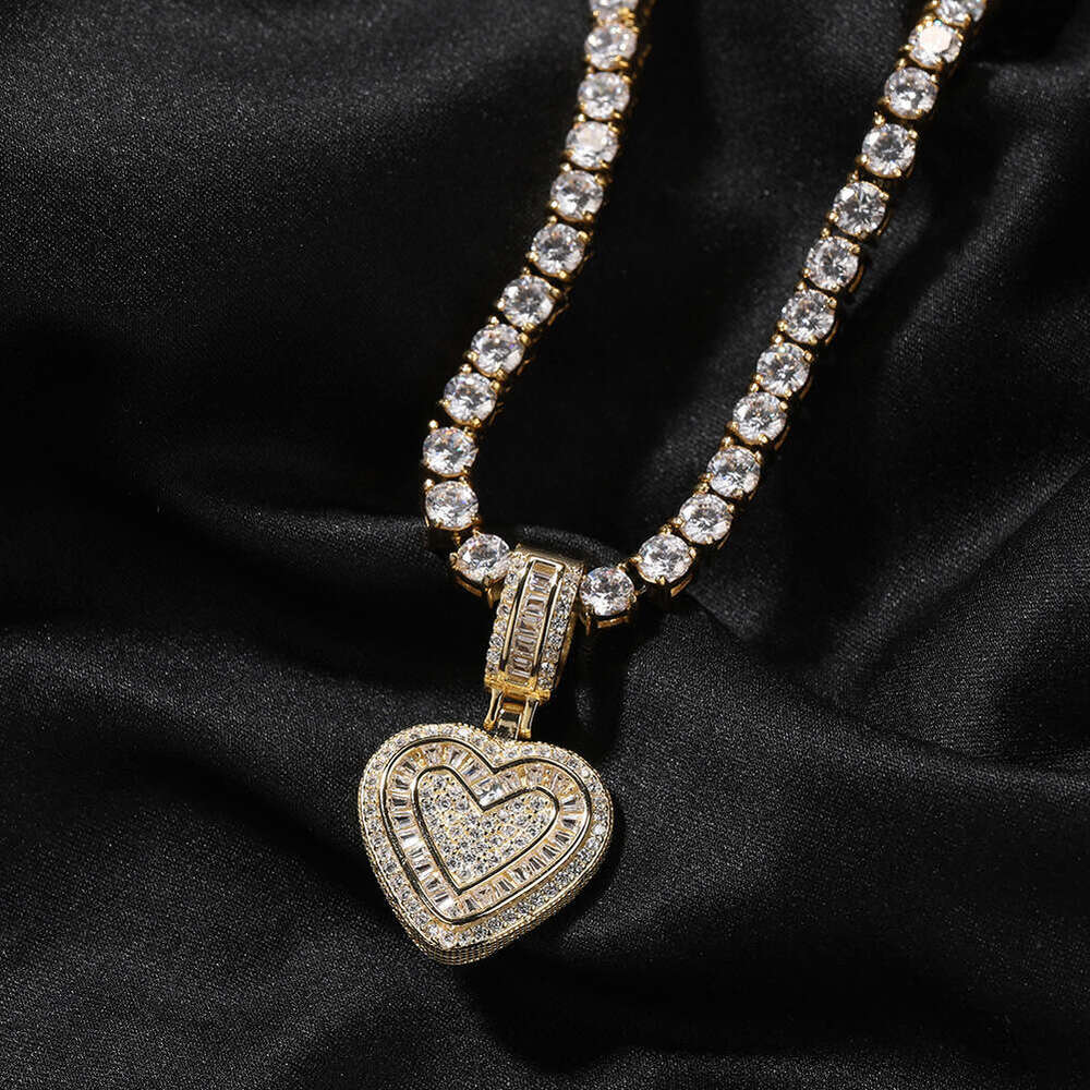 Niche Design Rock Candy European And American INS Style Light Luxury Copper Inlaid Zircon Heart Pendant Necklace Hip Hop Eskeem
