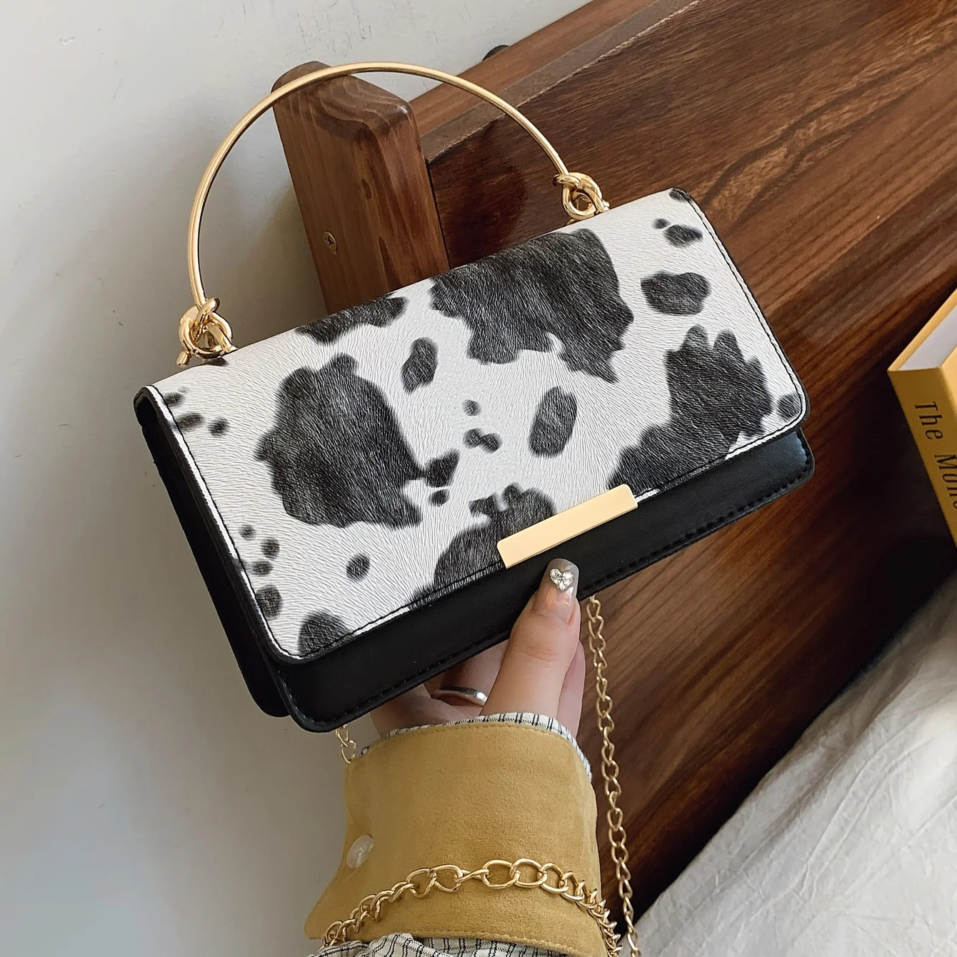 Ladies cow print handheld crossbody bag retro with detachable chain fashionable womens 260104