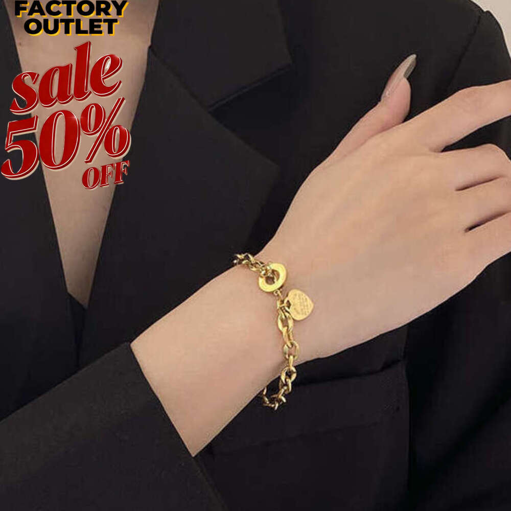 Women's Gold Chain Bracelet Hot Sale Europea America INS Heart Stailess Jewelry Persoality Versatile Buckle Tredy Titaium Steel charms snap butto