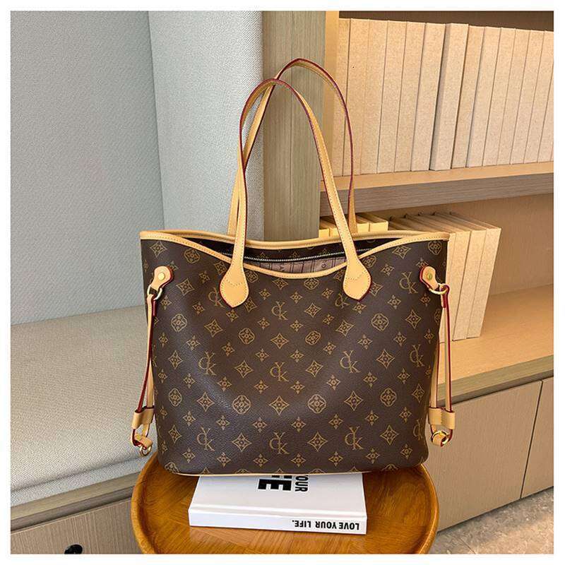 Autumn Winter Women's 2025 New Handheld Vintage Floral Tote Niche Design High-end Large Capacity Commuter Shoulder Bag