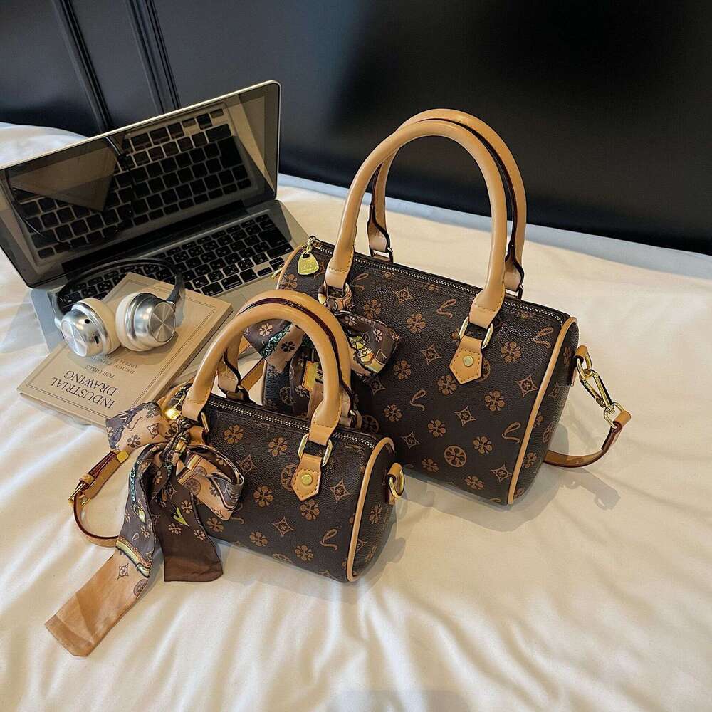 Women's Retro Print Large Capacity Vintage 2025 New Boston Pillow Single Shoulder Crossbody Bag