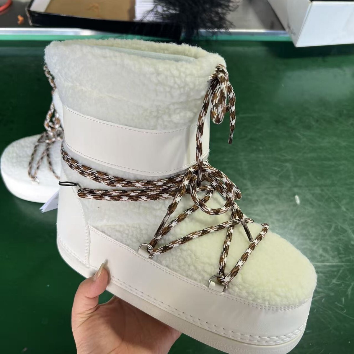 STAOXINDIKE Celebrity Style Thick-Soled New Moon Boots 2025 Winter New Long-Sleeve Ski Boots Warm Anti-Slip Snow Boots for Women