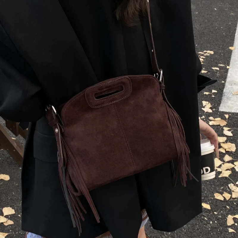 French Style Suede Handbag for Women Vintage Single Shoulder Bag with Tassels Commuter Handbag and Crossbody Bag 260104