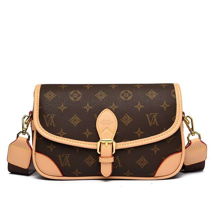 New Retro Printed Baguette High-end Design Single Shoulder Crossbody Commuting Outgoing Underarm Messenger Bag