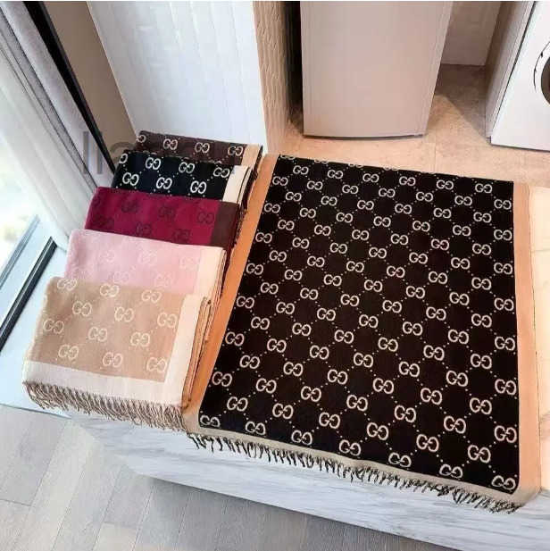 Scarf Designer Scarves Designer Wool Scarfs Winter Spring 100 Cashmere Scarf fashion Men Women Designer Classic Letter pattern Pashmina shawl Scarves with box SSSS