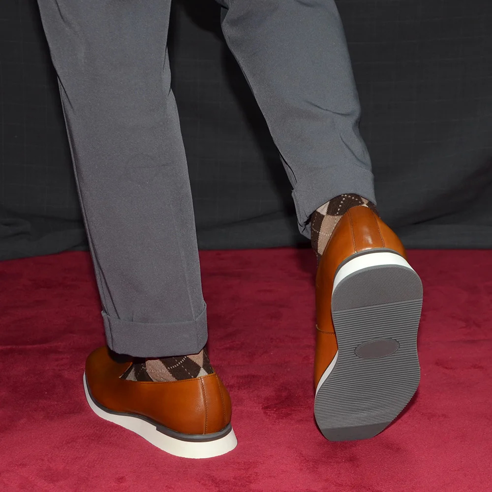 Classic Mens Solid Whole Cut Genuine Leather SlipOn Loafers Casual Dress Shoes y Office Social Business Sneakers Man 260104