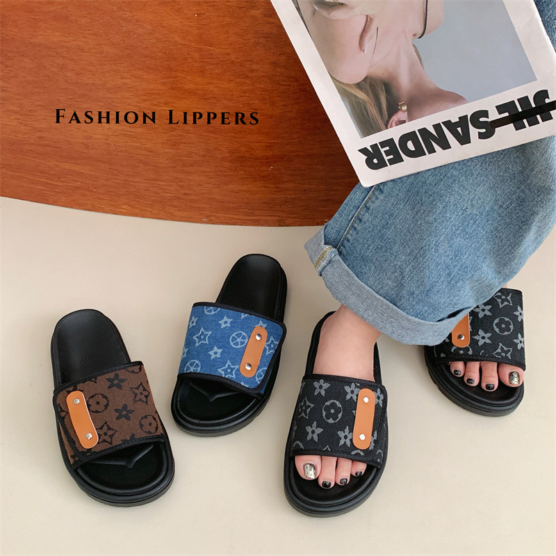 Free Shipping 2026 New Print Design Fashion Women Men Thick Bottom Non slip Slippers Summer Outdoor Beach Comfortable Versatile Slippers Blue Black Da
