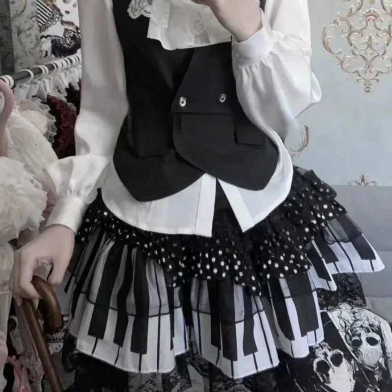 Bestseller Vintage Mini Women Gothic Black White Short Skirt Punk Streetwear Style Y2k Polka Dot Ruffle Sweet Lolita Lace Summer ddmytues
