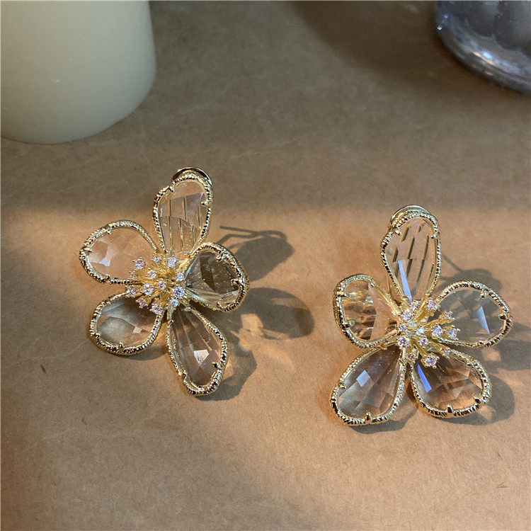 Silver Needle Zircon Flower Clips for Women Without Pierced Ears Simple Fashion Daily Versatile Earrings Light Luxury Niche Ear Jewelry - view 6