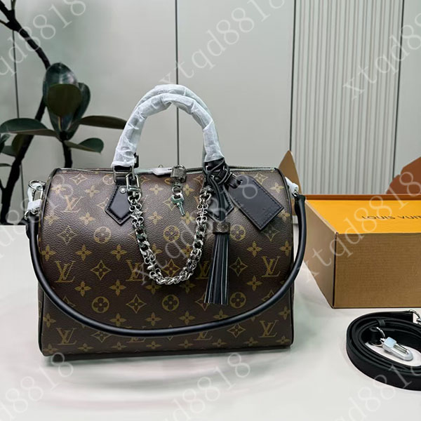 Designer bag black gothic chain decoration, detachable tassel hanging ornament, adjustable shoulder strap, handbag crossbody bag, ladies' bag, brand new with packaging