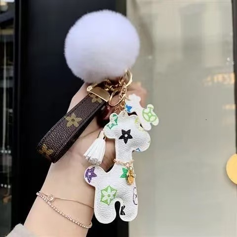 Luxurys designer Fashion style High-end Internet Celebrity Creative Car for Women, Leather Bear Keychain Pendant, Couple Backpack Decoration 111