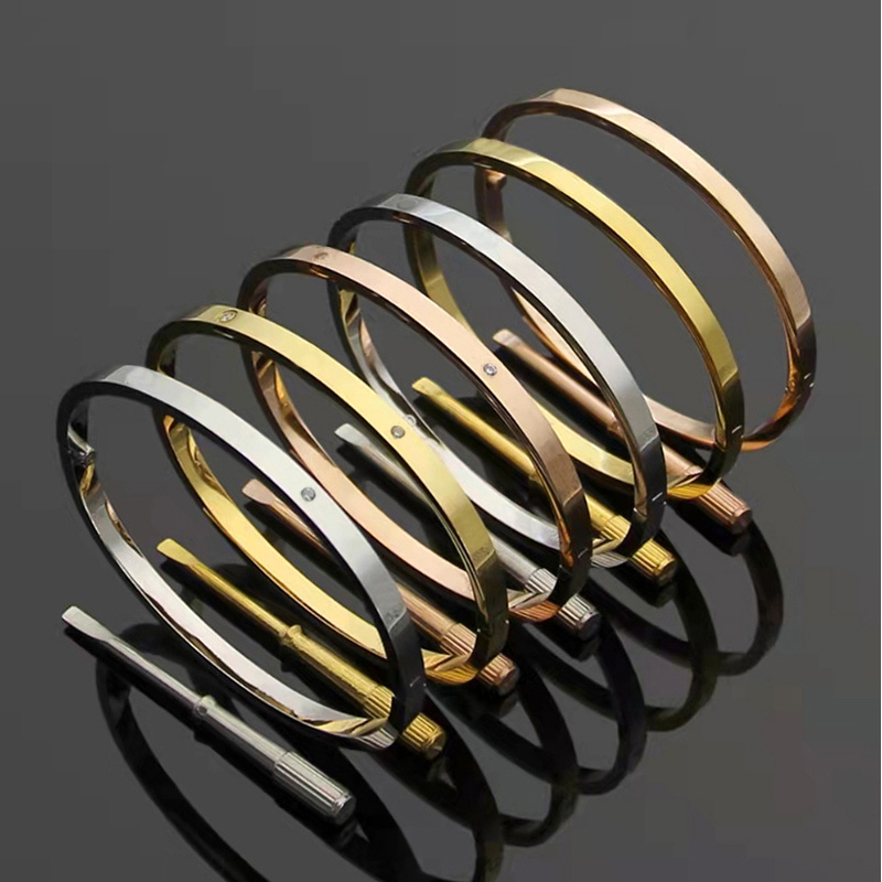 Classic 4mm Wide 18k Gold Plated Tiara Stainless Steel Bracelet - Elegant Design for Couples