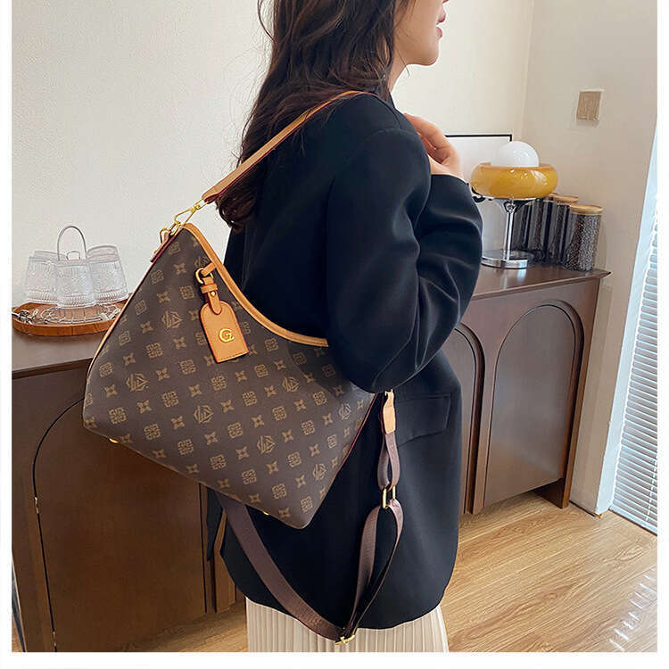 Vintage European and American Floral Print Trendy Single Shoulder 2025 New High-end Casual Commuter Tote Crossbody Women's Bag