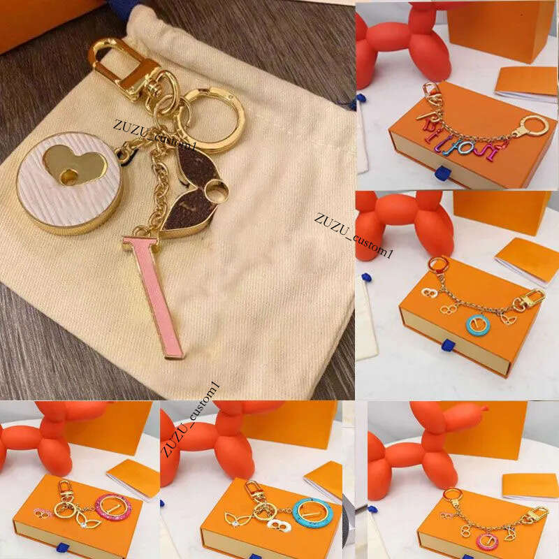 High Quality M69008/M64265/m63748 Metal Luxury Designer Keychain For Women Strap Key ring holder chain Bag charm