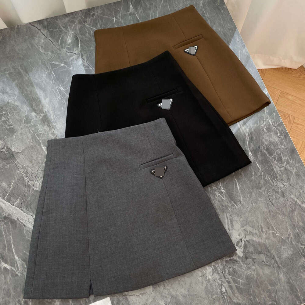 Designer Shenzhen 25 Autumn Winter New A-Line Short Women's Bodycon Suit Slit Versatile High Waist Slimming Half Skirt f972