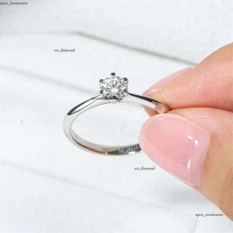 IOGOU Mosanite Diamond Rings for Women 0.5 Engagement Round Cut Solitaire Ring Real 925 Sterling Silver Wholesale Jewelry250122bj