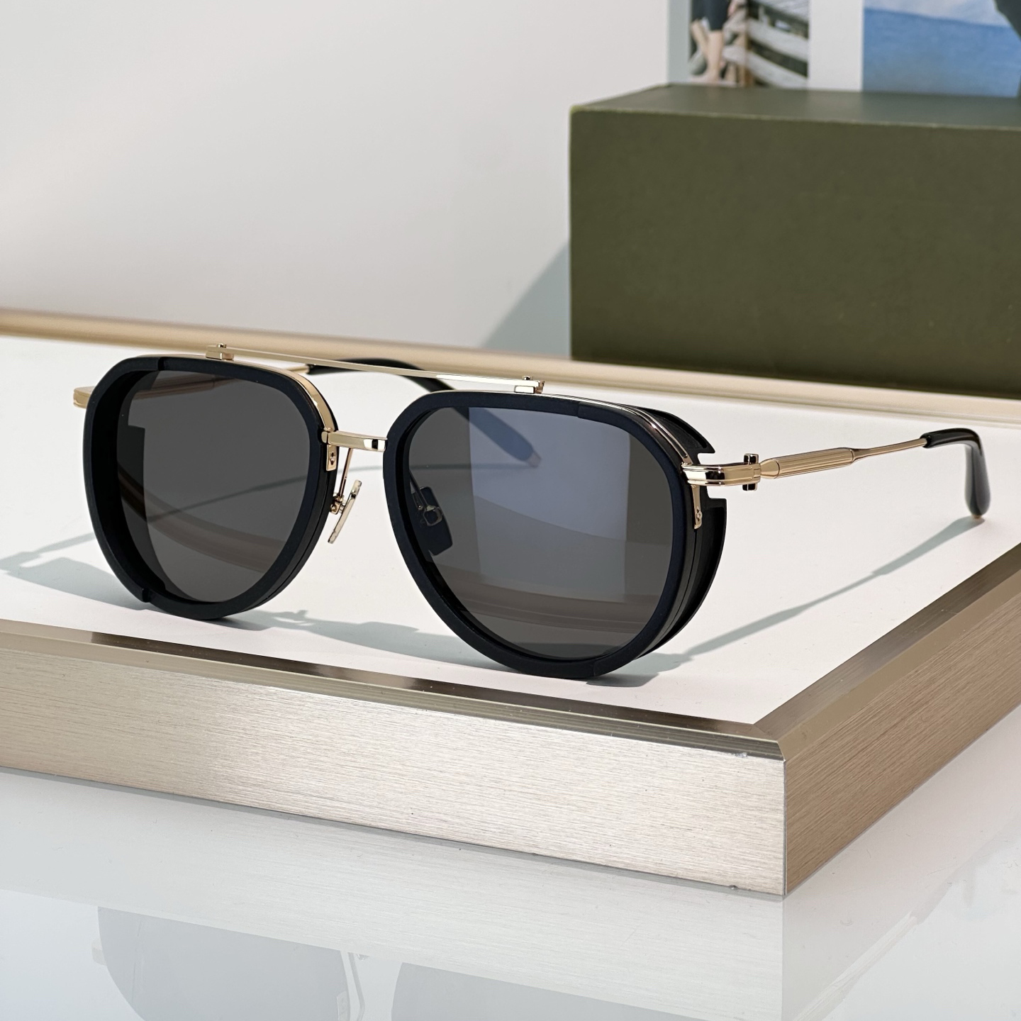 Sunglasses For Men Women Fashion 525 Summer Designer Stylish High Street Catwalk Style Anti-Ultraviolet UV400 Plate Titanium Oval Full Frame Glasses Random Box