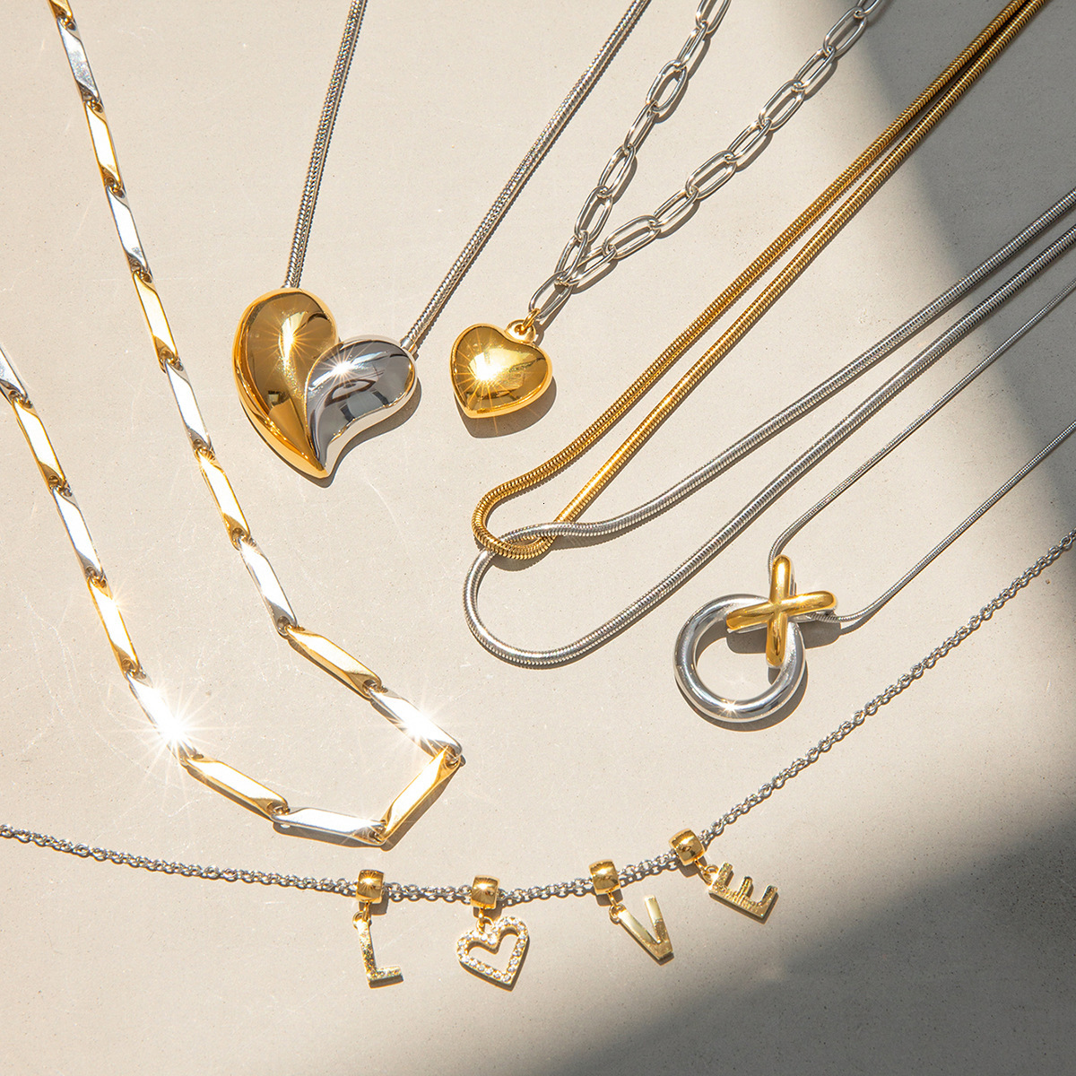 European and American Stainless Heart Necklace High-end Ins Style Choker Cross-border Color-blocking Jewelry Titanium Steel Collarbone Chain